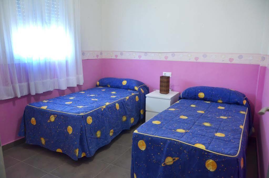 Vivienda Rural Atlantico Sur & Familias Guest House โกนิล เด ลาฟรอนเตรา ภายนอก รูปภาพ